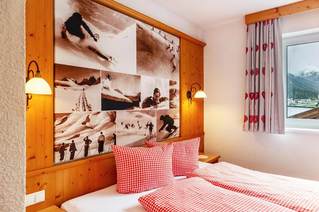 Alpenflora 2 Apartment Ischgl