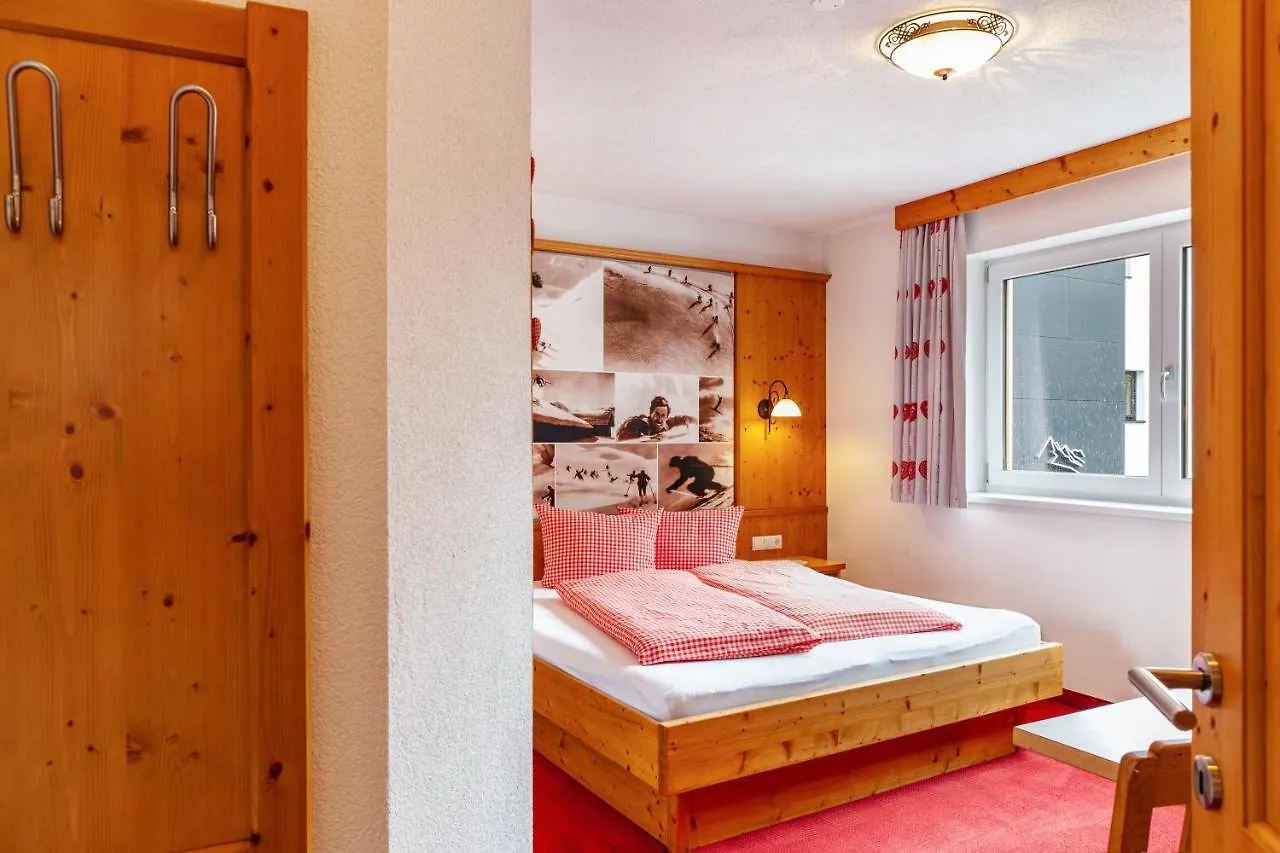 Alpenflora 2 Apartment Ischgl