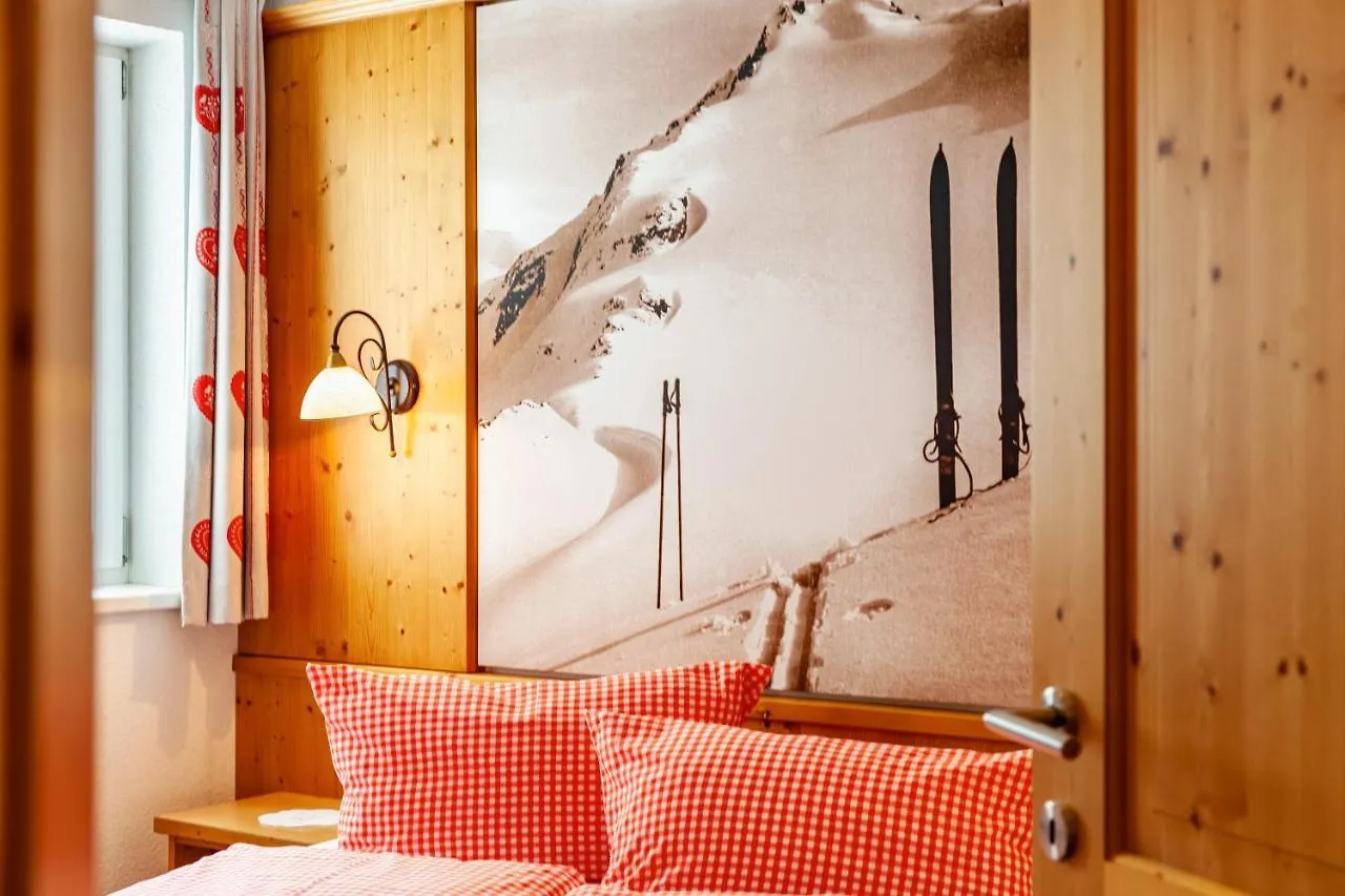 Alpenflora 2 Apartment Ischgl